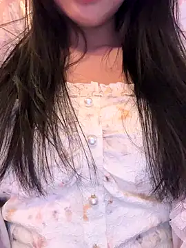 Snapshot of binejr chatting on 10.04.25 binejr online show from 10.04.25