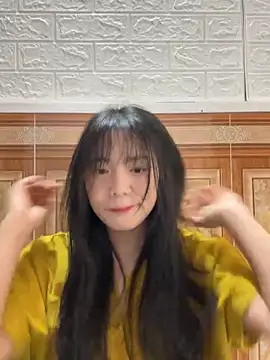 Snapshot of binejr chatting on 10.25.25 binejr online show from 10.25.25