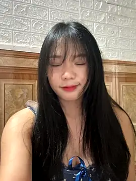 Snapshot of binejr chatting on 10.27.25 binejr online show from 10.27.25