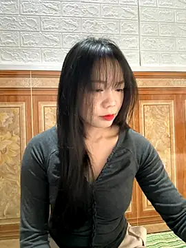 Snapshot of binejr chatting on 10.28.25 binejr online show from 10.28.25