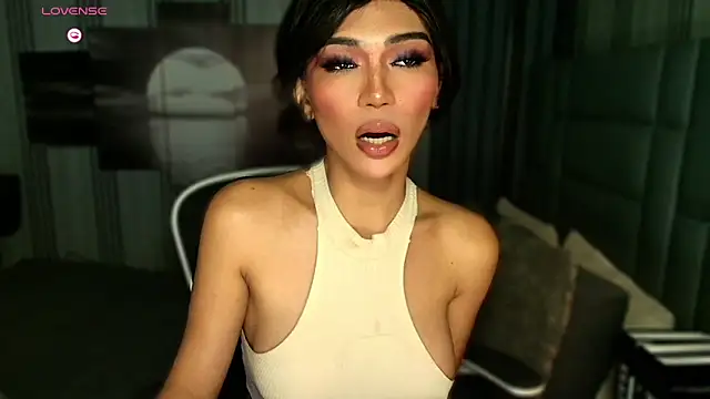 Snapshot of Huntress_xxx chatting on 04.26.26 Huntress xxx online show from 04.26.26