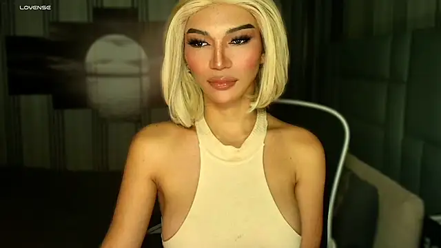 Snapshot of Huntress_xxx chatting on 05.06.26 Huntress xxx online show from 05.06.26