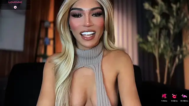 Snapshot of Huntress_xxx chatting on 06.18.26 Huntress xxx online show from 06.18.26