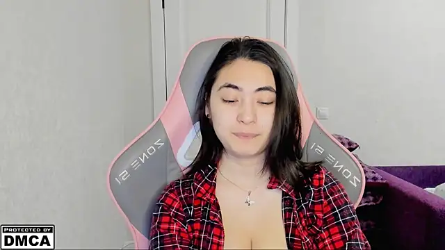 Snapshot of MeilideQian1 chatting on 09.30.25 MeilideQian1 online show from 09.30.25