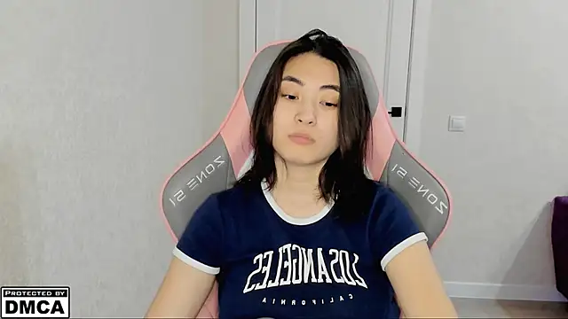 Snapshot of MeilideQian1 chatting on 10.18.25 MeilideQian1 online show from 10.18.25