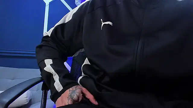 etham wolf  online show from 10.07.25