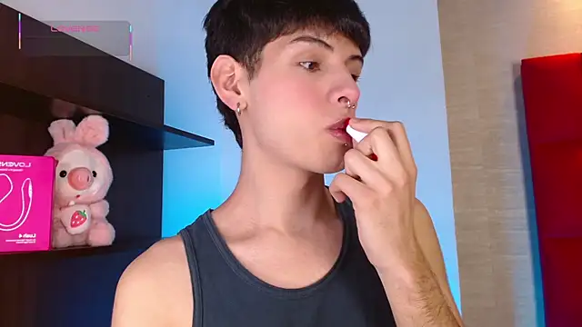 Ezra Storm online show from 11.25.25