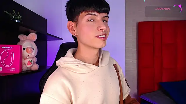 Ezra Storm online show from 02.04.26