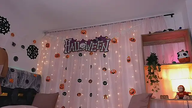 Snapshot of anitaglow chatting on 10.20.25 anitaglow online show from 10.20.25