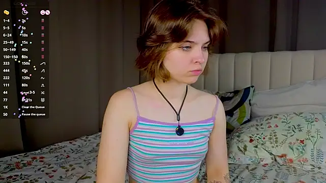 Snapshot of PolIyBowman chatting on 09.26.25 PolIyBowman online show from 09.26.25