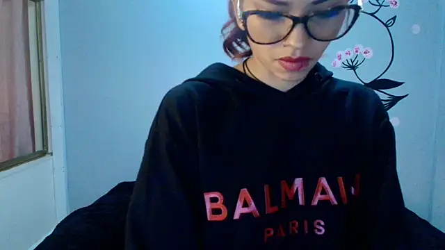 Mia Holly   online show from 11.13.25