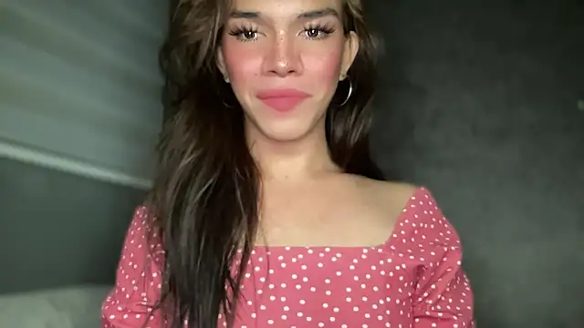 Snapshot of Misselliefayexxx chatting on 10.08.25 Misselliefayexxx online show from 10.08.25