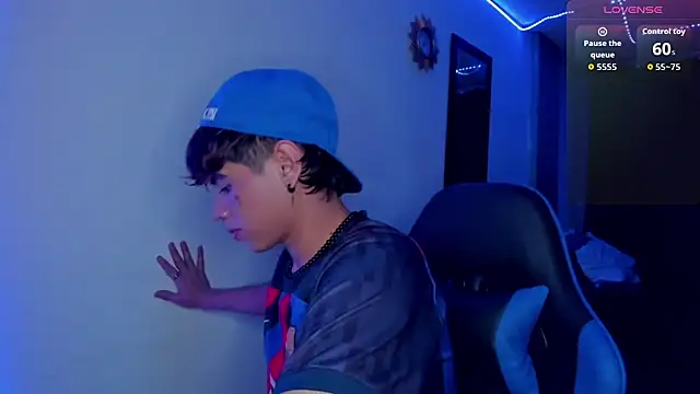 Snapshot of Jostin18 chatting on 11.05.25 Jostin18 online show from 11.05.25