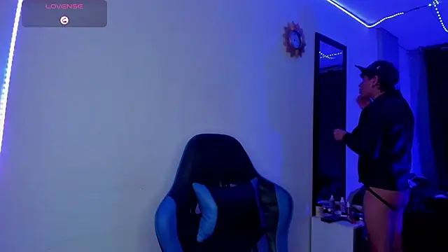 Snapshot of Jostin18 chatting on 11.07.25 Jostin18 online show from 11.07.25