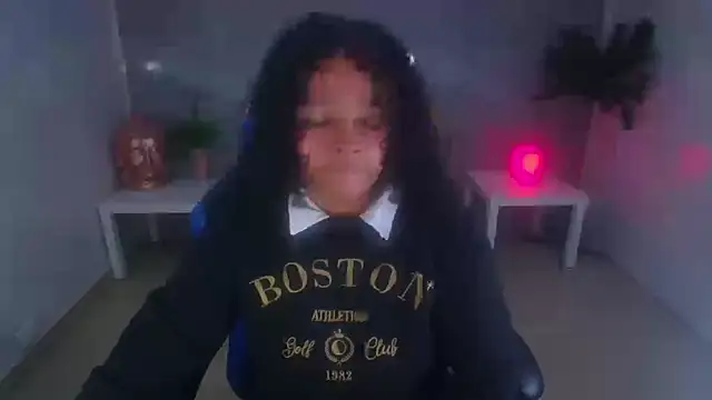 Snapshot of risada_temptation_s chatting on 09.29.25 risada temptation s online show from 09.29.25