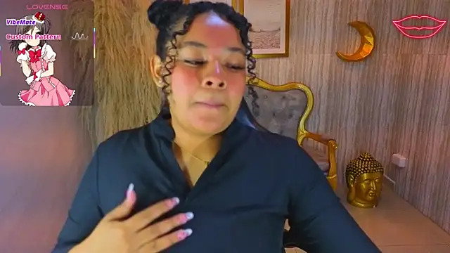 Snapshot of risada_temptation_s chatting on 10.01.25 risada temptation s online show from 10.01.25