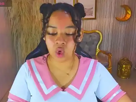 Snapshot of risada_temptation_s chatting on 10.03.25 risada temptation s online show from 10.03.25