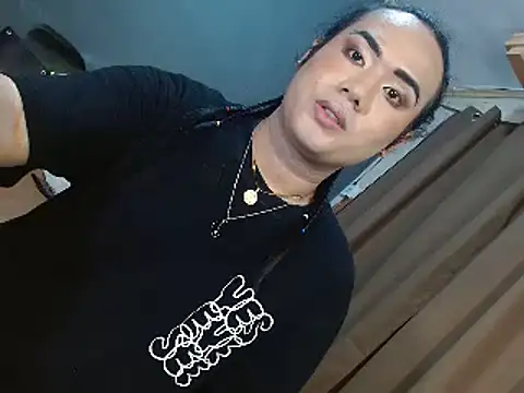 Snapshot of longoria_crawford chatting on 07.25.26 longoria crawford online show from 07.25.26