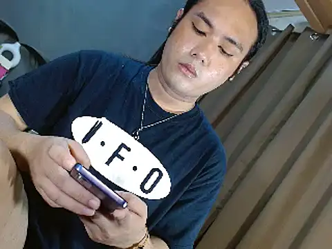 Snapshot of longoria_crawford chatting on 07.31.26 longoria crawford online show from 07.31.26