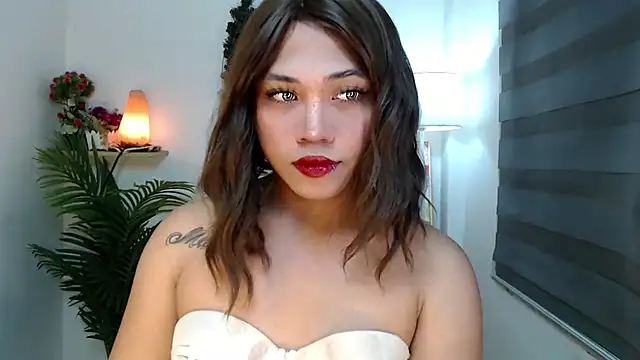 Snapshot of scarlett_brownx69 chatting on 10.22.25 scarlett brownx69 online show from 10.22.25