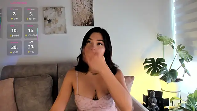 Estrer collins online show from 10.24.25