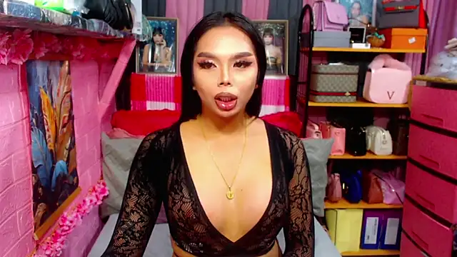 Snapshot of MoniqueCeleste chatting on 10.02.25 MoniqueCeleste online show from 10.02.25