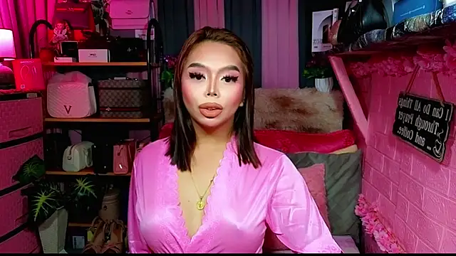 Snapshot of MoniqueCeleste chatting on 10.29.25 MoniqueCeleste online show from 10.29.25