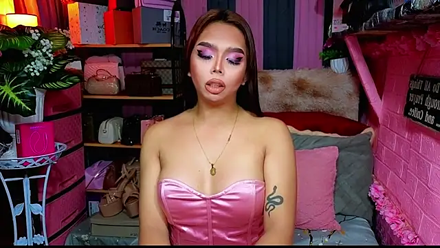 Snapshot of MoniqueCeleste chatting on 11.09.25 MoniqueCeleste online show from 11.09.25