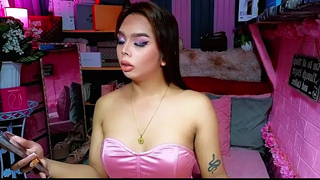 Snapshot of MoniqueCeleste chatting on 11.16.25 MoniqueCeleste online show from 11.16.25