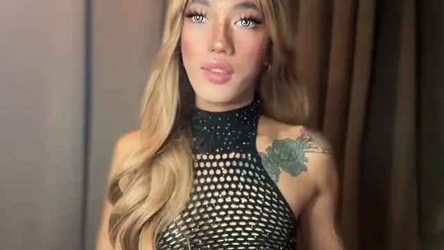 Snapshot of Lust-sluttymira chatting on 10.10.25 Lust-sluttymira online show from 10.10.25