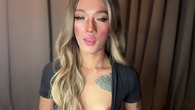 Snapshot of Lust-sluttymira chatting on 10.11.25 Lust-sluttymira online show from 10.11.25