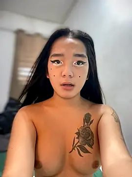 Lalisaslut18 online show from 10.27.25