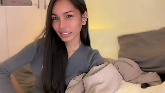 Snapshot of _sexyanne69_ chatting on 10.23.25 sexyanne69 online show from 10.23.25