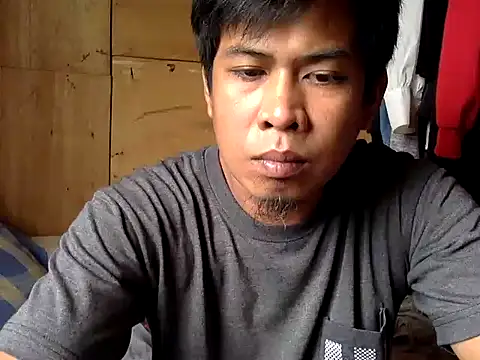 Snapshot of SteveFoxxe chatting on 10.11.25 SteveFoxxe online show from 10.11.25