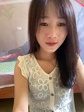 Snapshot of oneyou_400 chatting on 10.04.25 oneyou 400 online show from 10.04.25