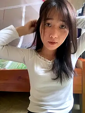 Snapshot of oneyou_400 chatting on 10.29.25 oneyou 400 online show from 10.29.25