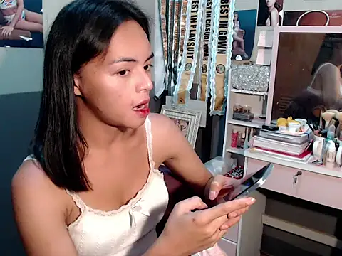 Snapshot of miya_khali chatting on 11.14.25 miya khali online show from 11.14.25