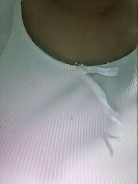 Snapshot of Shiny_Babe chatting on 05.27.26 Shiny Babe online show from 05.27.26