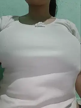 Snapshot of Shiny_Babe chatting on 06.06.26 Shiny Babe online show from 06.06.26