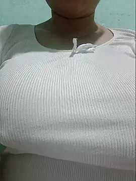 Snapshot of Shiny_Babe chatting on 06.16.26 Shiny Babe online show from 06.16.26