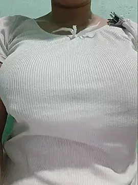 Snapshot of Shiny_Babe chatting on 06.29.26 Shiny Babe online show from 06.29.26