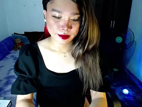 Urassiansweetcummer online show from 04.21.26