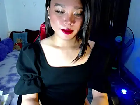 Urassiansweetcummer online show from 05.13.26