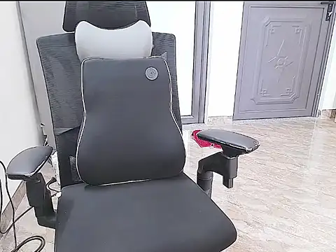 Shulee21 online show from 10.18.25