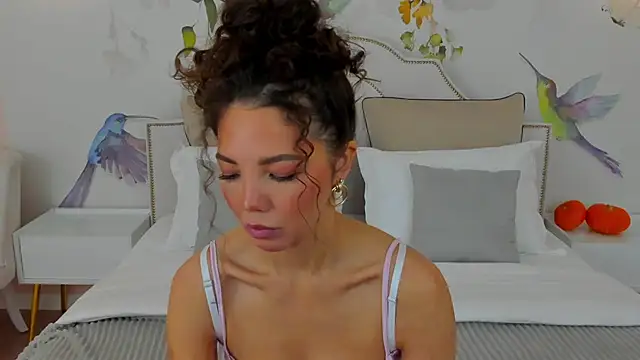 Snapshot of MargaretPeace chatting on 10.18.25 MargaretPeace online show from 10.18.25