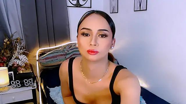 Zialustts online show from 10.10.25