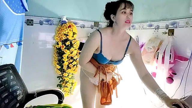 emgaixinhngoan online show from 10.02.25