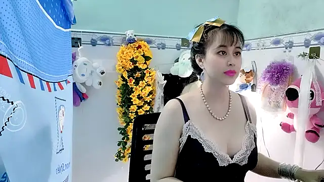 emgaixinhngoan online show from 10.10.25