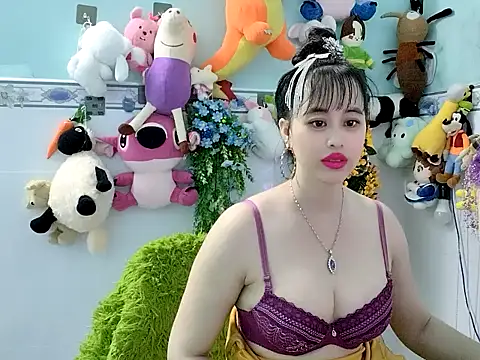 emgaixinhngoan online show from 10.14.25