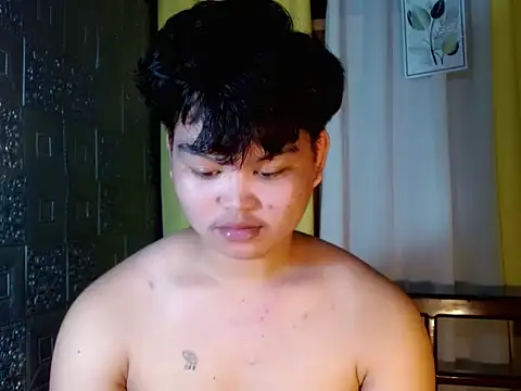 Snapshot of Reynelcock chatting on 10.18.25 Reynelcock online show from 10.18.25